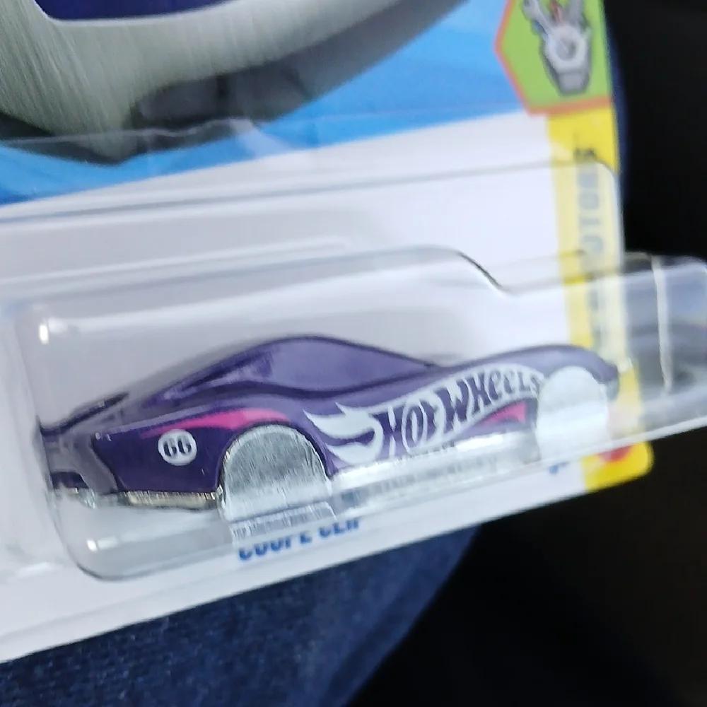 Hot Wheels Purple Coupe Clip